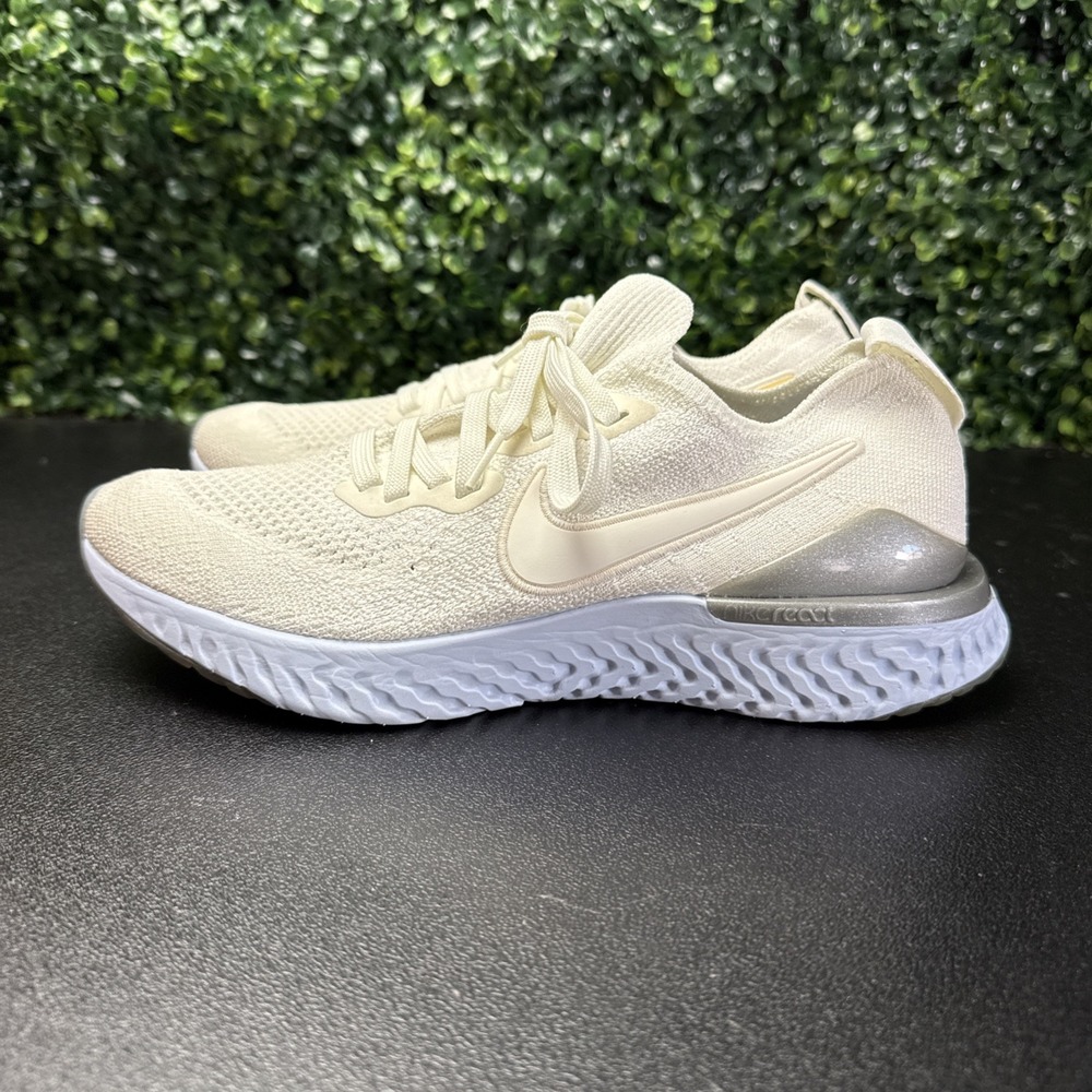 Nike Epic React Flyknit 2 Shoes Womens white/Gray/Blue/yellow Size 8.5